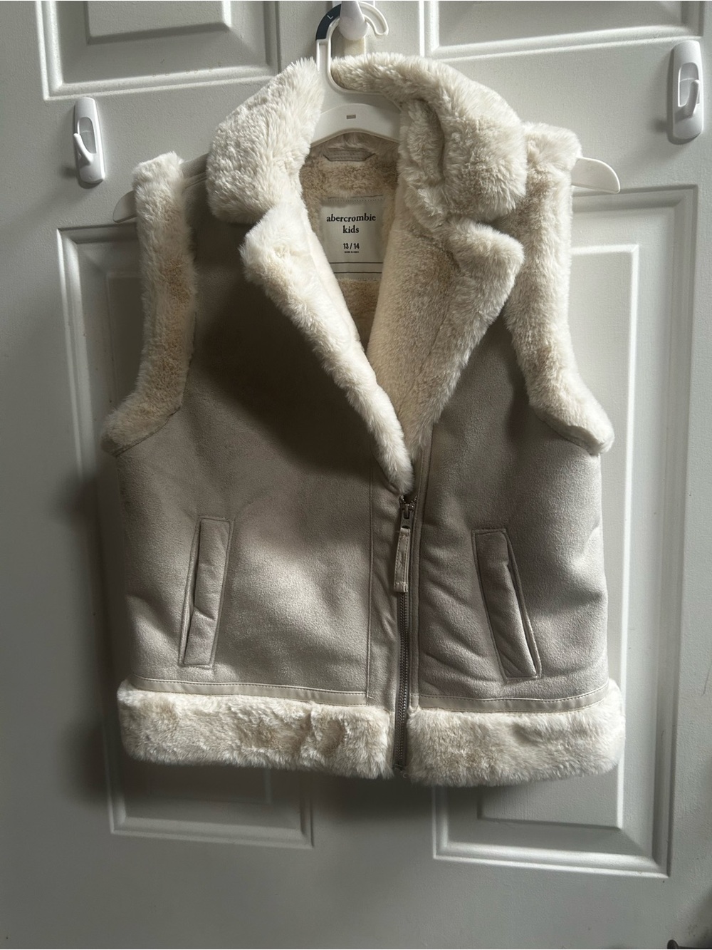abercrombie kids Cream Faux-Shearling Suedette Motto Zip Vest Sz 13/14